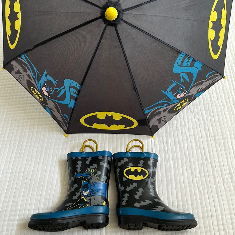 Batman kids rain boots & umbrella